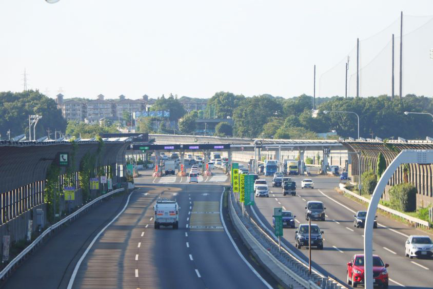 関越道　新座料金所付近