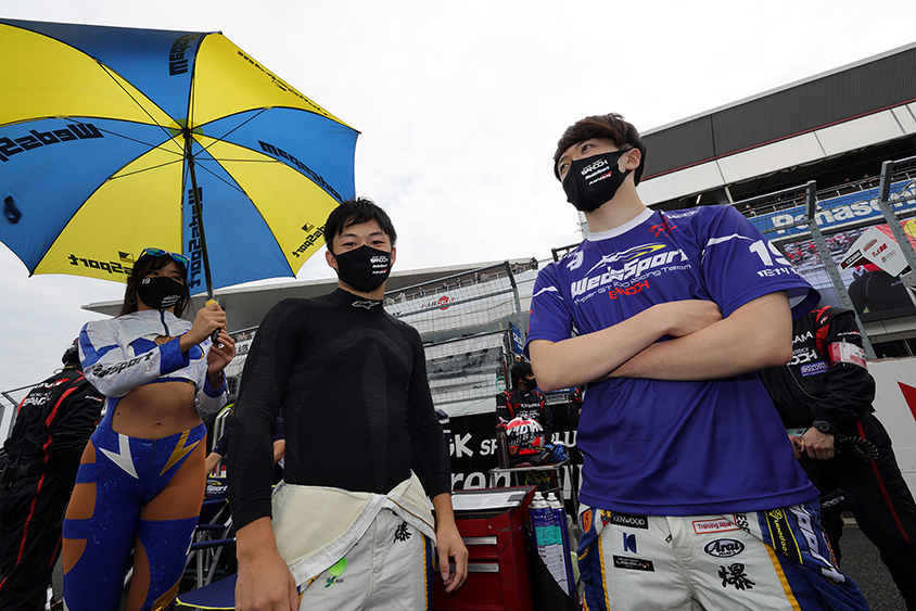 19号車　WedsSport ADVAN GR Supraの国本雄資選手と宮田莉朋選手