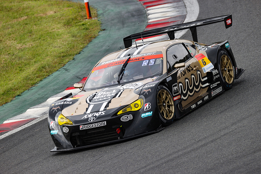6号車　ADVICS muta MC86
