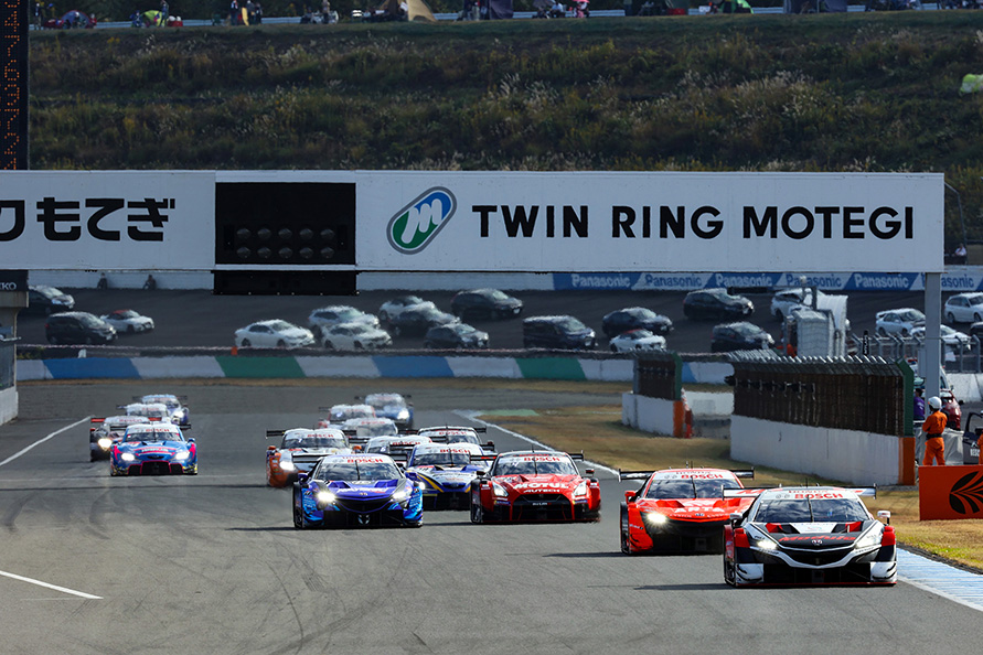 ポイントは拮抗 最終戦まで気が抜けません そして 現場帰りにサービスエリアでgtファンと遭遇などなど Super Gt第7戦現場レポート トヨタ自動車のクルマ情報サイト Gazoo ポイントは拮抗 最終戦まで気が抜けません そして 現場帰りにサービスエリアでgtファンと遭遇などなど Super Gt第7戦現場レポート トヨタ自動車のクルマ情報サイト Gazoo