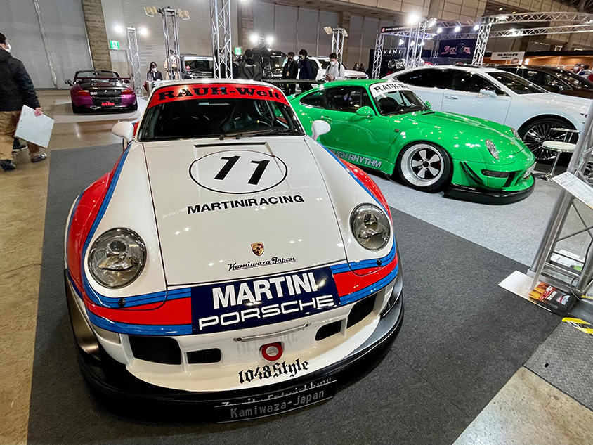 株式会社Kamiwaza-Japan／RWB993 マルティニ(左)、RWB993 Rough Rhythm(右)