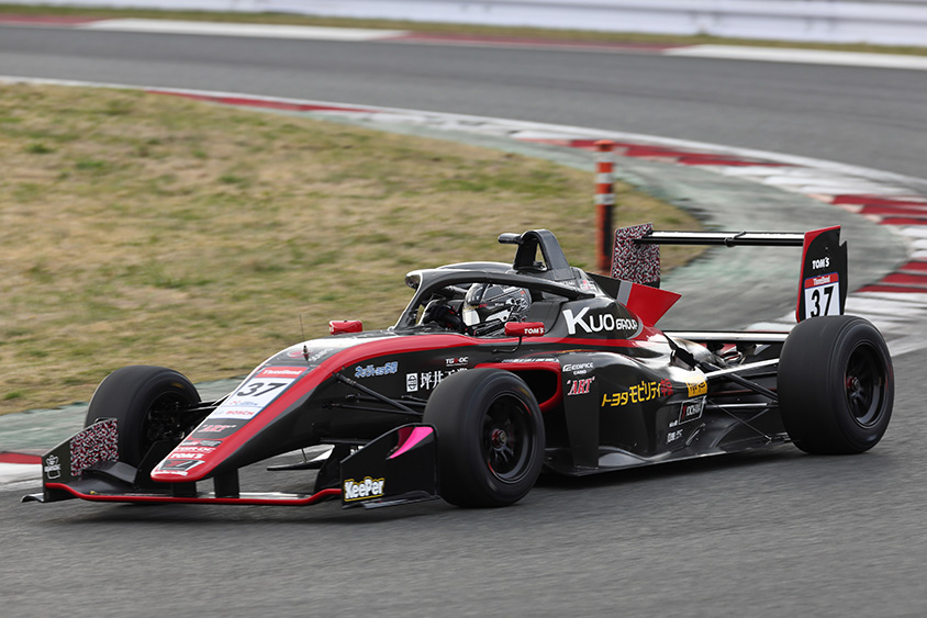 37号車Kuo モビリティ中京 TOM’S 320