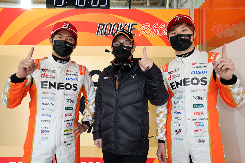 大嶋和也選手、豊田大輔チームオーナー代行、山下健太選手