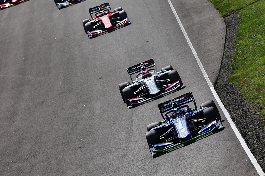 前から２番目　#65 TCS NAKAJIMA RACINGの大湯　都史樹選手