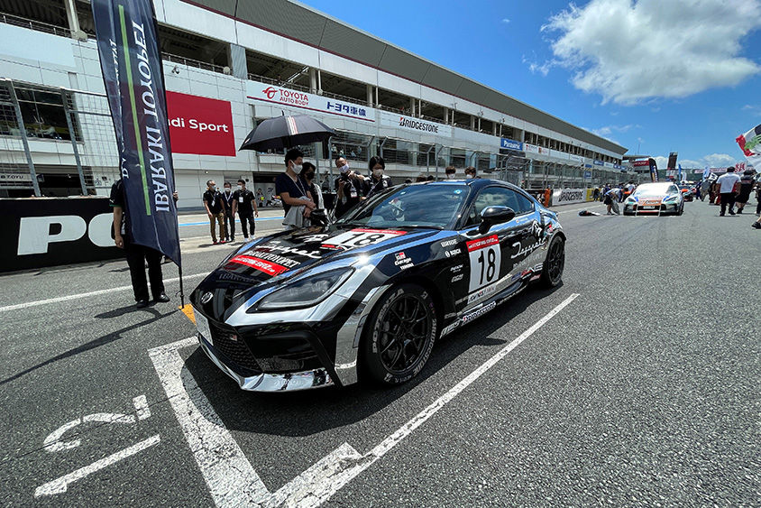 中山 雄一選手の18号車