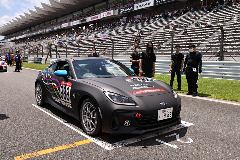 井口 卓人選手の988号車