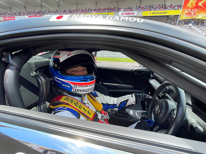 プロフェッショナルシリーズ　蒲生 尚弥 選手　121号車