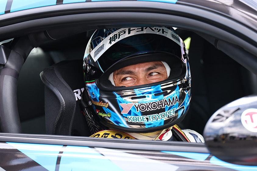 プロフェッショナルシリーズ優勝の谷口 信輝 選手