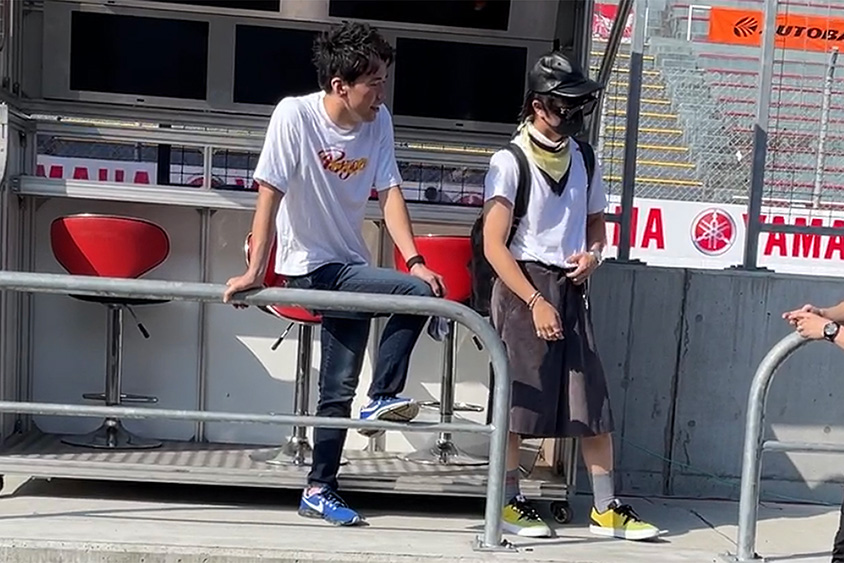 笹原右京選手（左）、大湯都史樹選手（右）