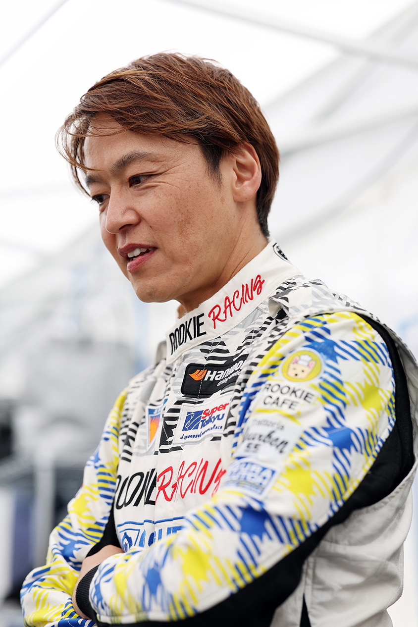 写真：市販車開発に深く関わった佐々木雅弘選手