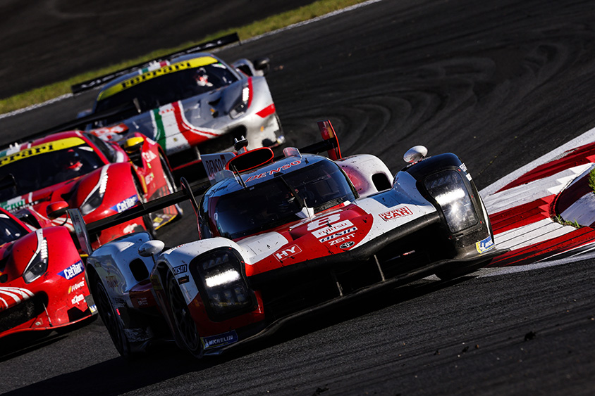 平川亮選手　8号車