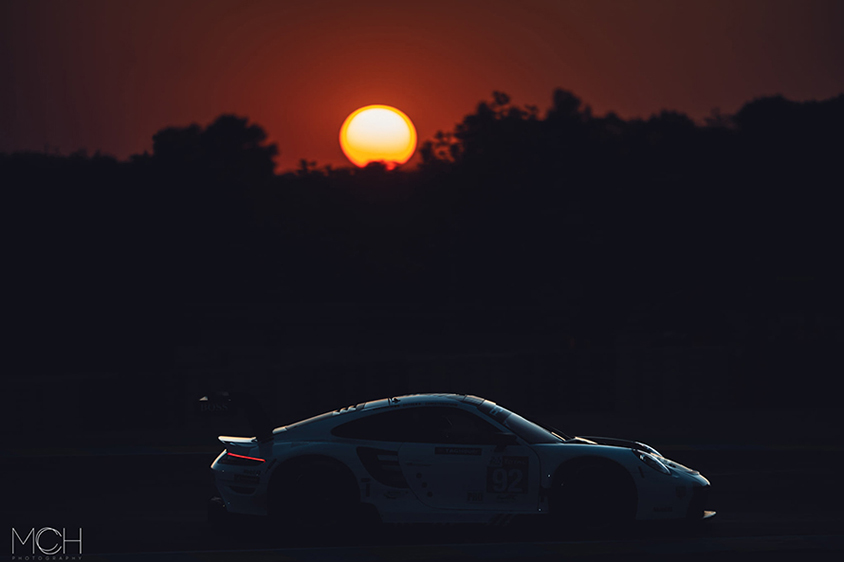 この陽が沈むと漆黒の時間がやってくる