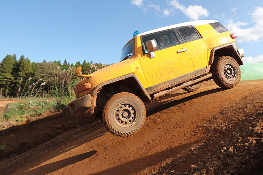 アジアのラリーに参戦経験を持つ能戸知徳選手も元気な走りで同乗者を喜ばせる