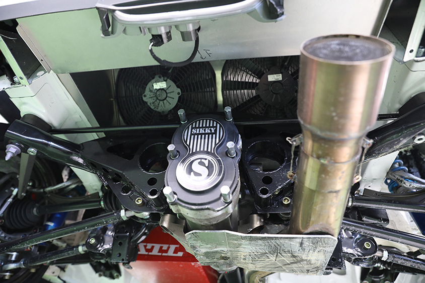 ファイナルギヤ変更が楽にできるクイックチェンジを採用。もちろんCUSCOのLSDが組み込まれている。