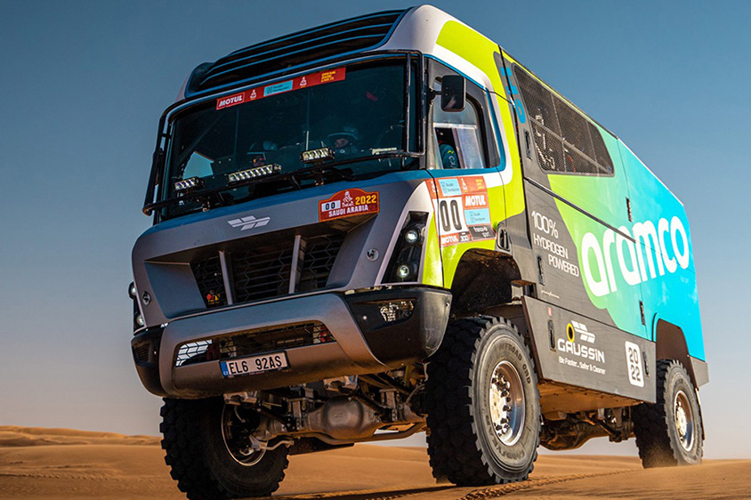 フランスのGAUSSINがH2 Racing Truckをデモ走行した。GAUSSINはサウジアラビア王国の国有石油会社サウジ アラムコとFCEV事業で協業する。Photo:GAUSSIN Group