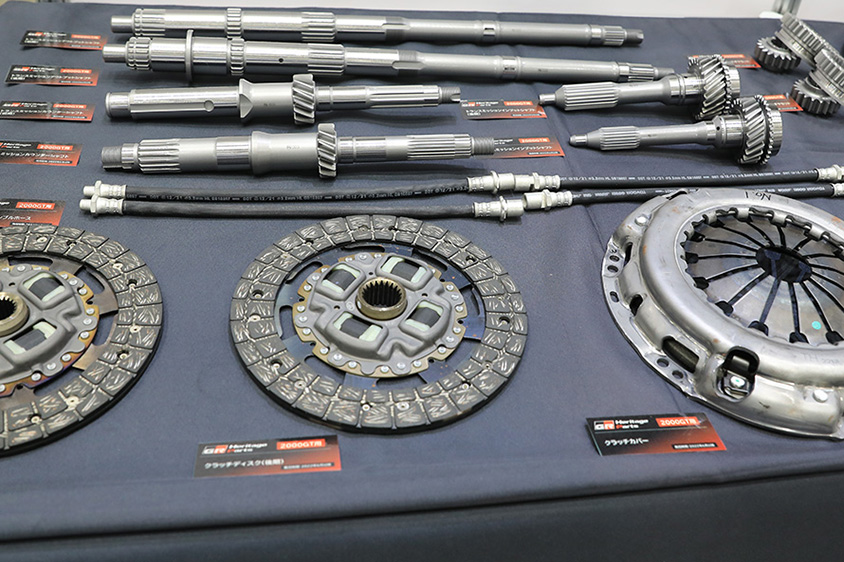 第19回国際オートアフターマーケットEXPO 2022 トヨタ2000GTのパーツ