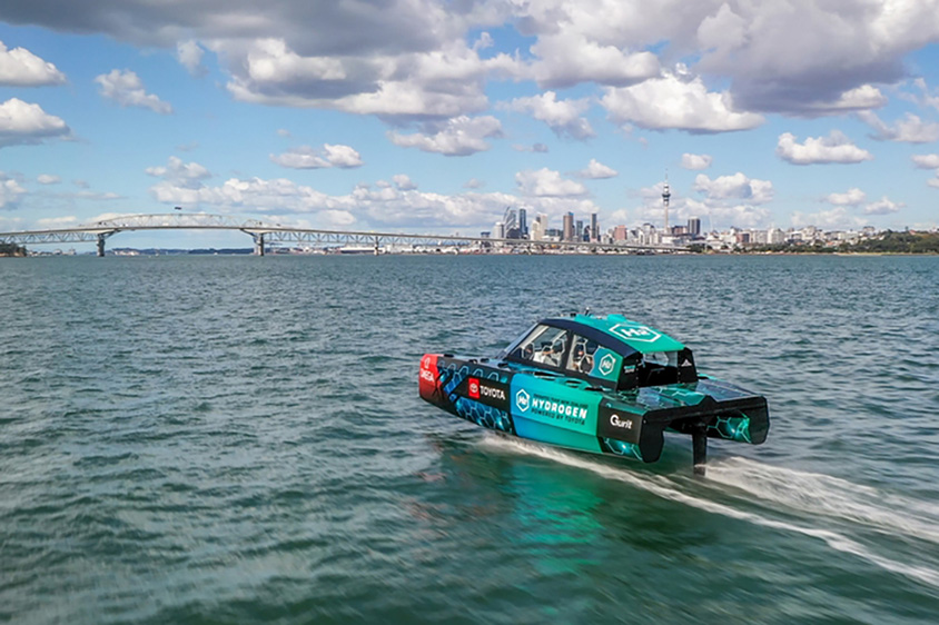 エミレーツ・チームニュージーランド チェイスボート