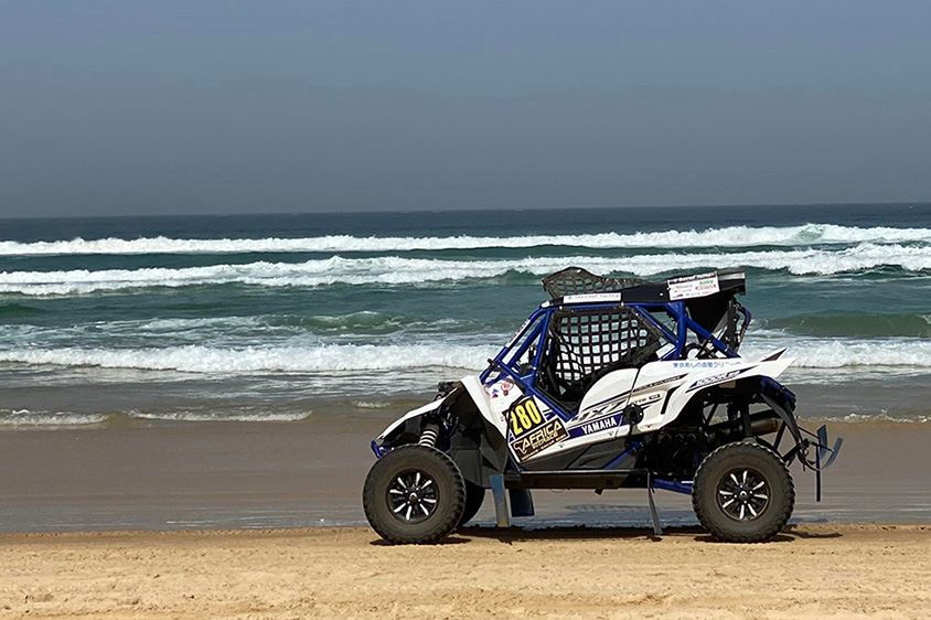 セネガルの首都ダカール近くのパリダカールラリーではビクトリーランが行われた海岸