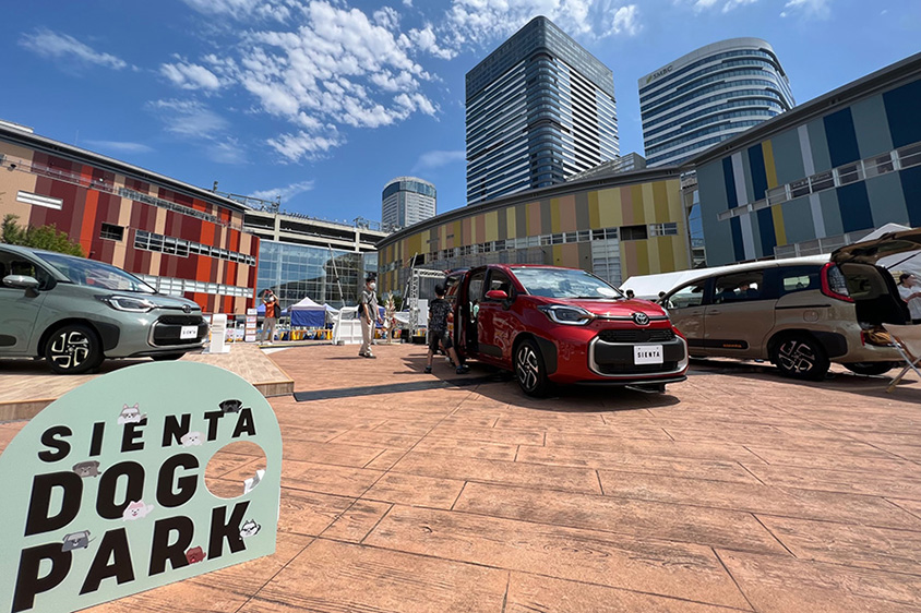 アーバンドックららぽーと豊洲（東京都江東区）内にオープンした期間限定の「SIENTA DOG PARK」