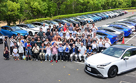 MIRAIのオーナーズミーティングに40台が集結、水素談義に花が咲きました・・・寺田昌弘連載コラム
