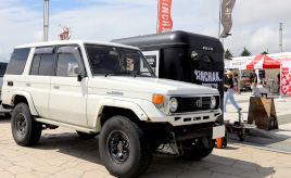 笑顔のために、車好きがマッシブなキッチントレーラーを四駆でけん引…寺田昌弘連載コラム