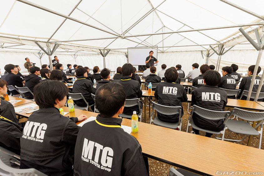 研修中のMTGスタッフ１@ MTG四駆祭り