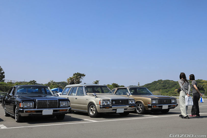 クラウンに興味を持つ女性たち@ ROMANTIC CARS