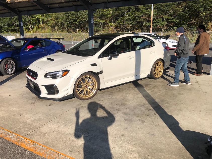 レヴォーグをベースにした次期型が登場間もなくといわれるWRX。ファイナルエディションと共に、その最後を飾るに相応しいパンプアップぶりを披露してくれた「S209」。これを北米で販売するために、STIはわざわざ米国でのマニファクチャラー登録までも行い、メーカーとしてSTIの認証を取得したのだそうです。