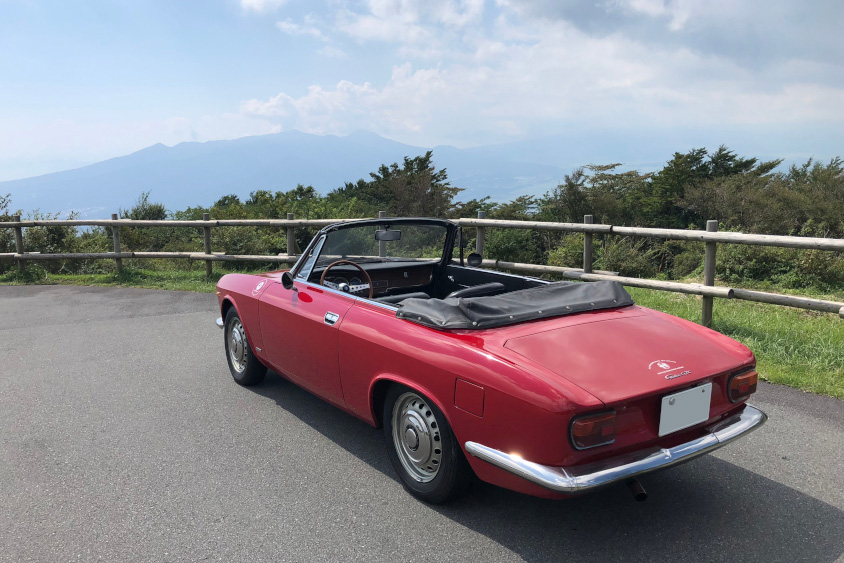 アルファロメオジュリアのオープン4シーターのリア