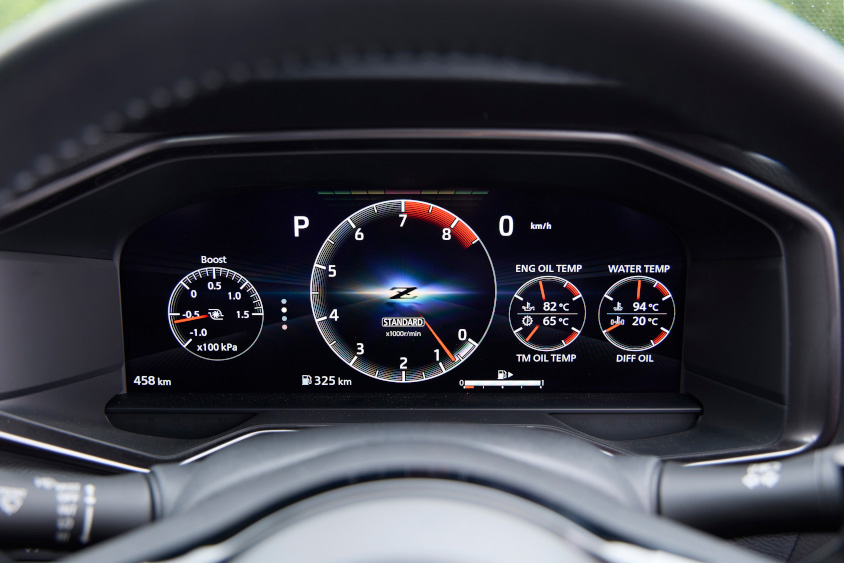 日産・新型フェアレディZの液晶メーター