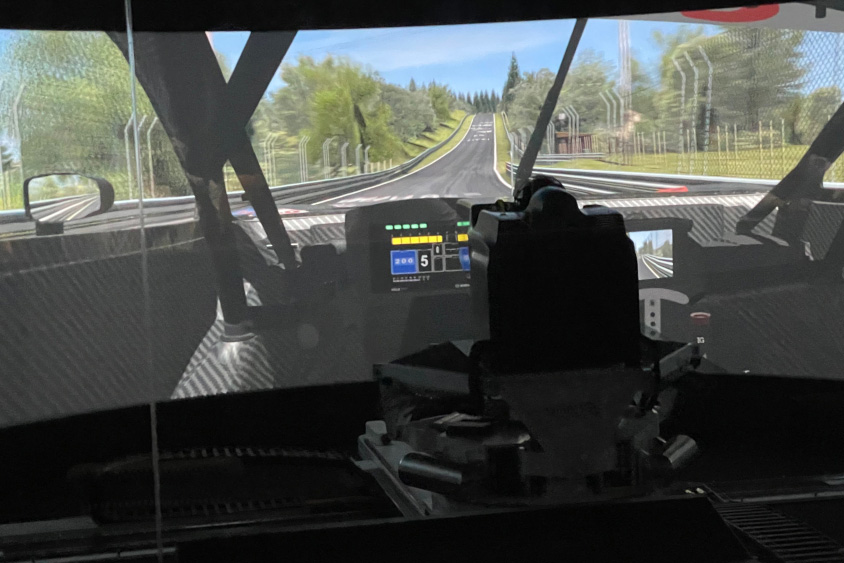 HRC SakuraのDIL(ドライバー・イン・ザ・ループ)のドライバー目線2