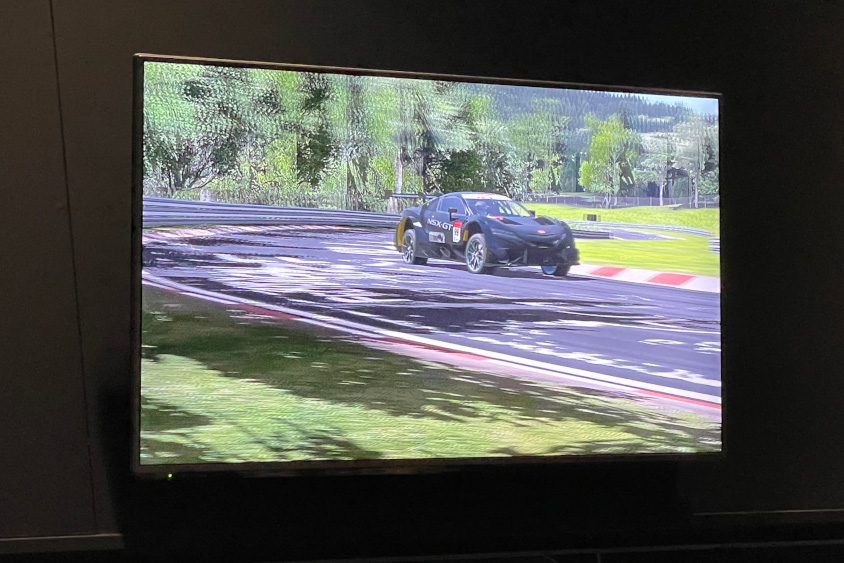 HRC SakuraのDIL（ドライバー・イン・ザ・ループ）の外から走行を観たイメージ