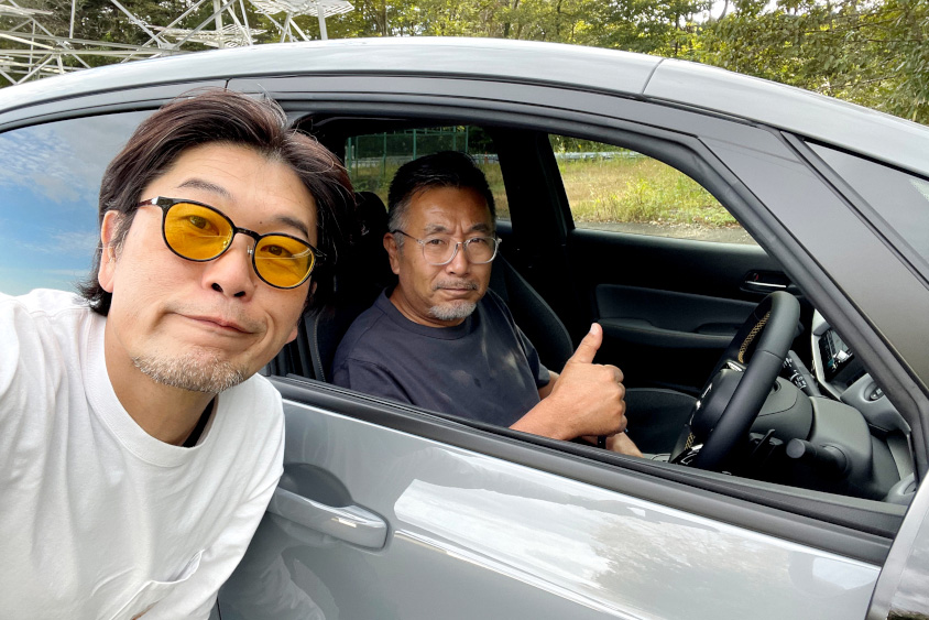 ホンダ・フィットRSの前の山田弘樹、大井貴之