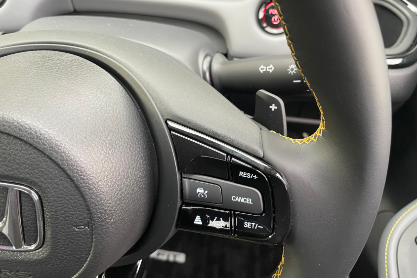 ホンダ・フィットRSのハンドル