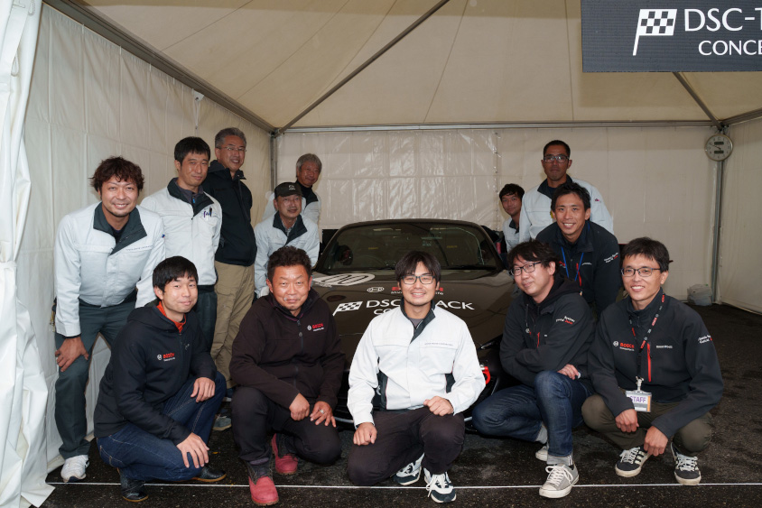 梅津大輔を中心とした「DSC-TRACK CONCEPT」ロードスターの開発陣