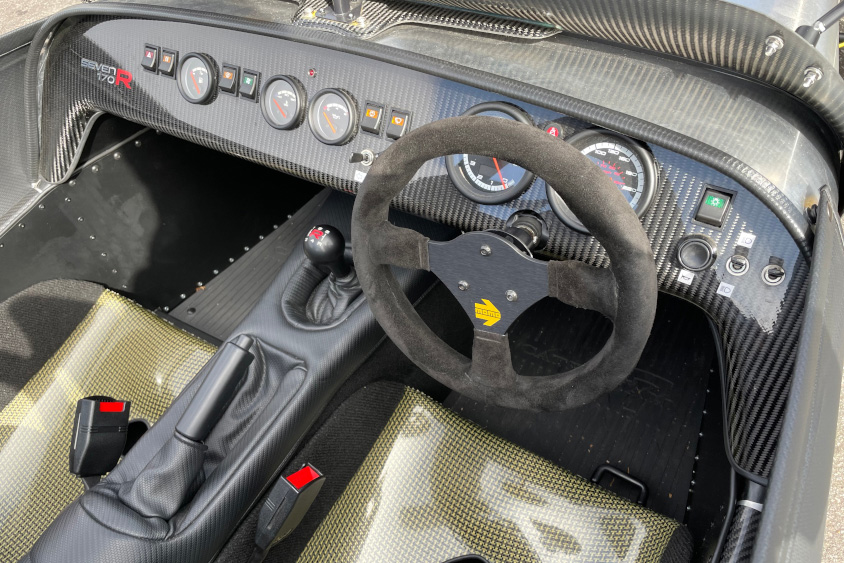 ケータハム・Seven170のコクピット