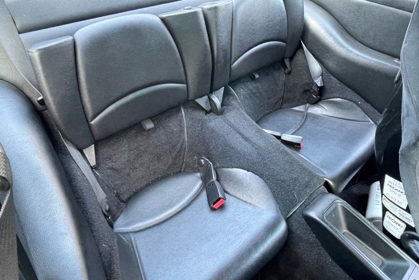 ポルシェ911 カレラ(Type993)の後席