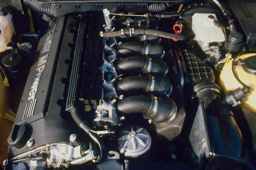 BMW・E36 M3（後期型）のS50エンジン