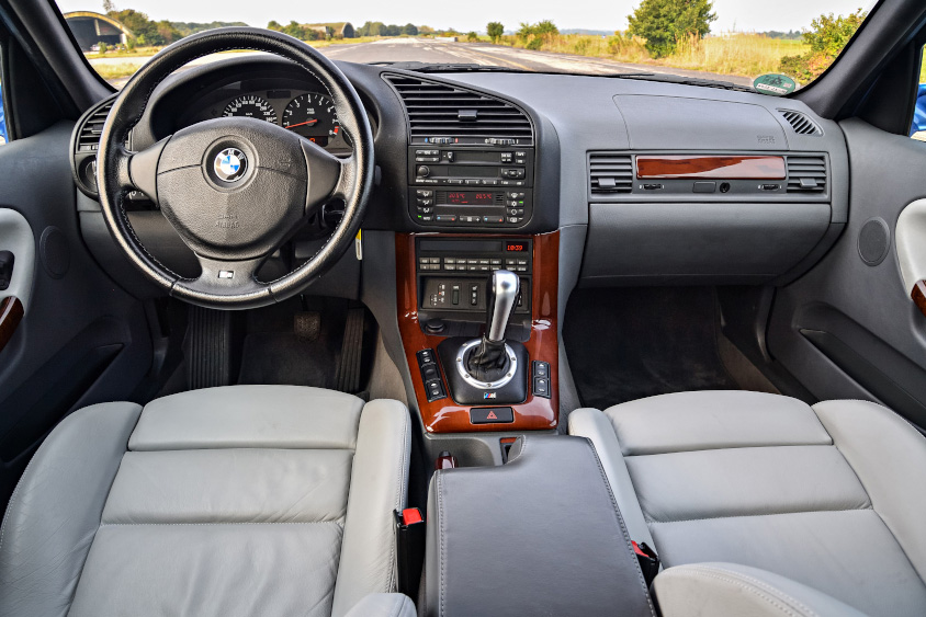 BMW・E36 M3の室内