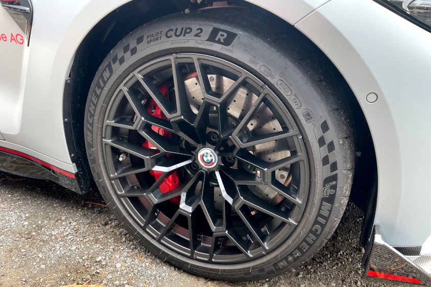 BMW M4 CSLのミシュラン パイロットスポーツ CUP2 R