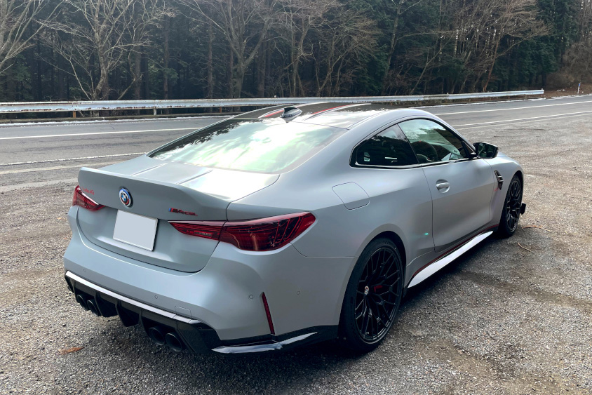 BMW M4 CSLのリヤビュー