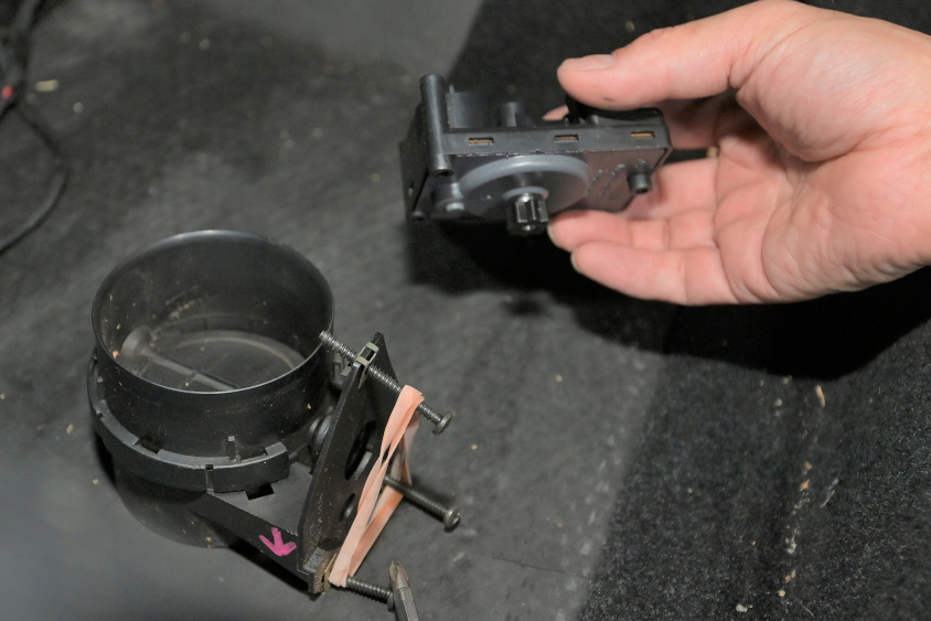 ポルシェ993のミキシングフラップとモーター