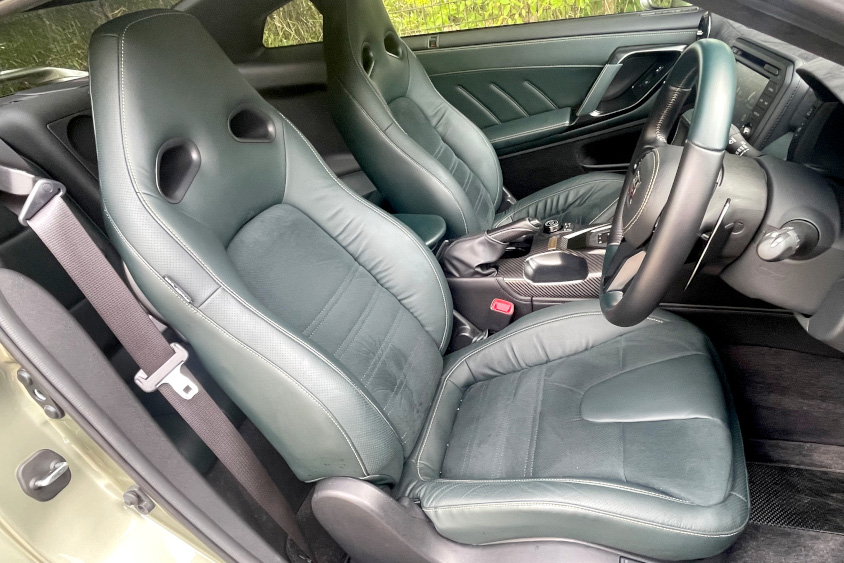 日産GT-R プレミアムエディション T-spec（MY24）のシート