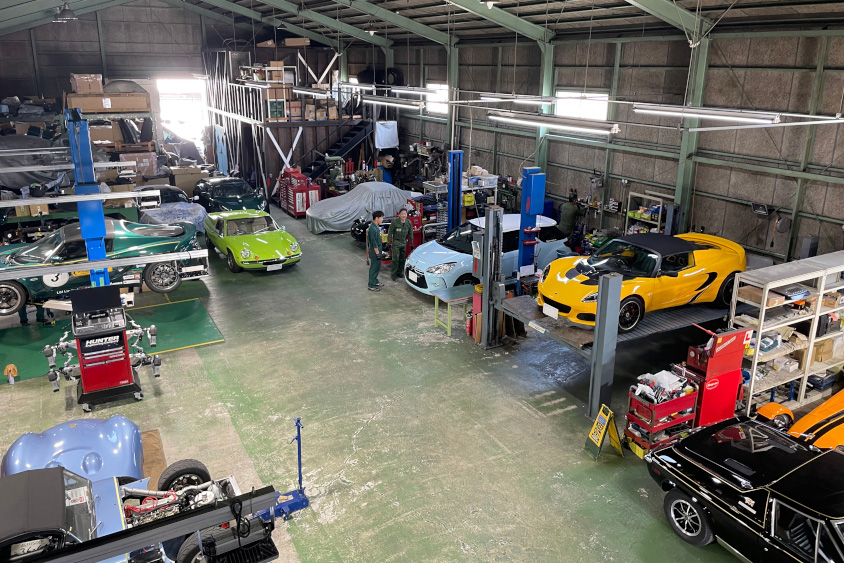 英国車の専門店ウイザムカーズの店内