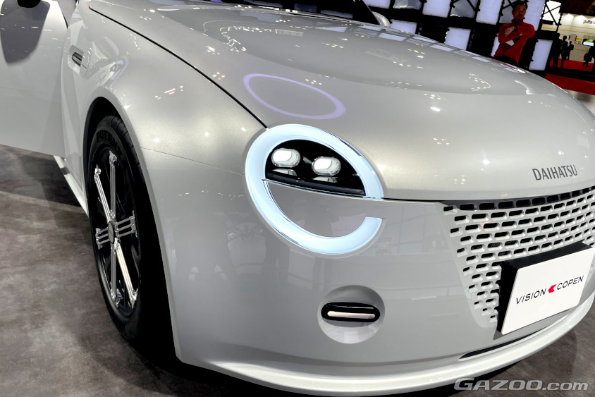 ダイハツ・ビジョン コペンのヘッドライト（ジャパンモビリティショー2023）