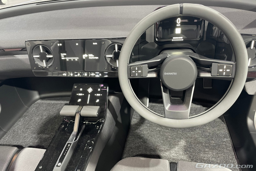 ダイハツ・ビジョン コペンのハンドルとインパネ（ジャパンモビリティショー2023）
