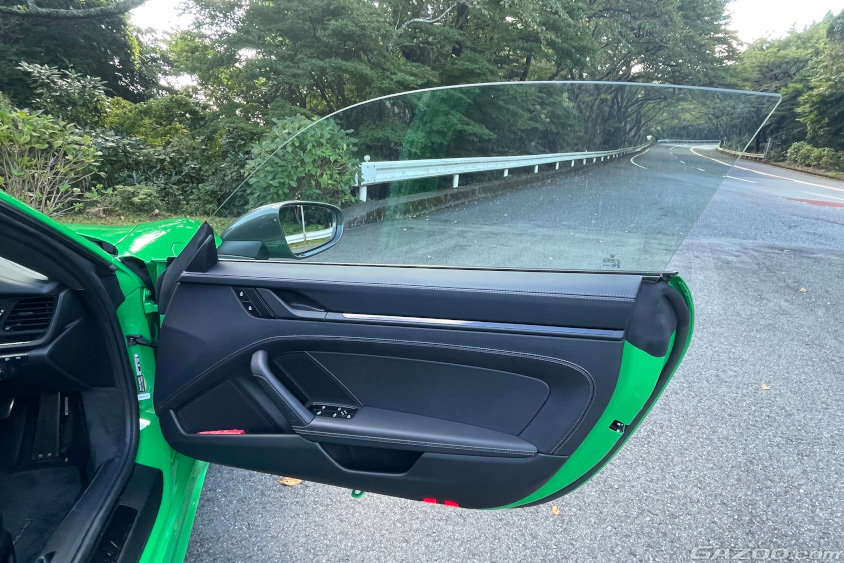 ポルシェ・911カレラTのドア