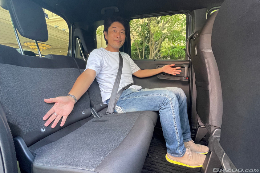 ホンダ N-BOX スロープの後席