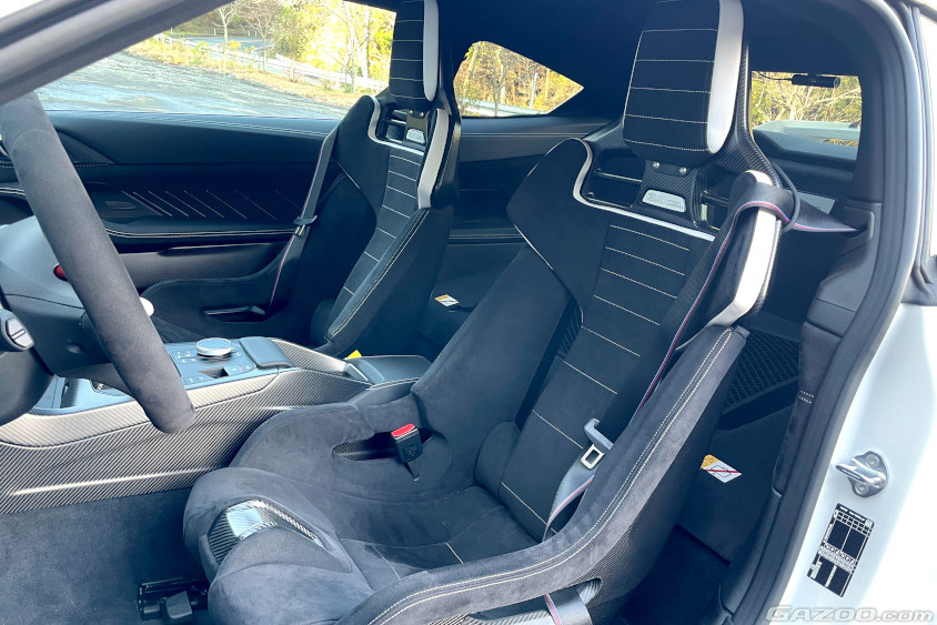 BMW 3.0CSLのフロントシート