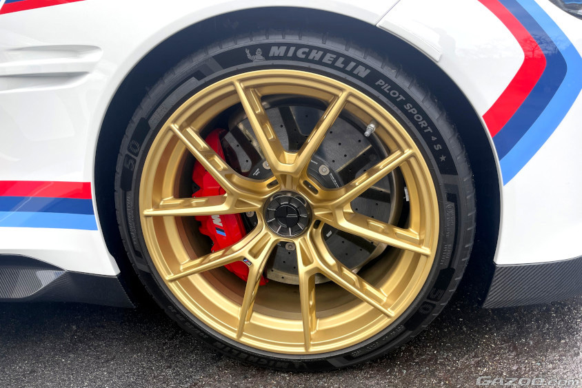 BMW 3.0CSLの右フロントタイヤ